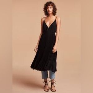 🌟HOST PICK Aritzia Wilfred Beaune Pleated Chiffon Midi Wrap Dress | Size S